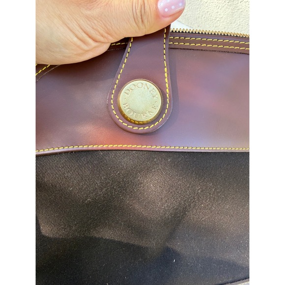 Vintage Dooney & Bourke
Cabriolet Dome Satchel Bag Made in USA - Picture 10 of 13